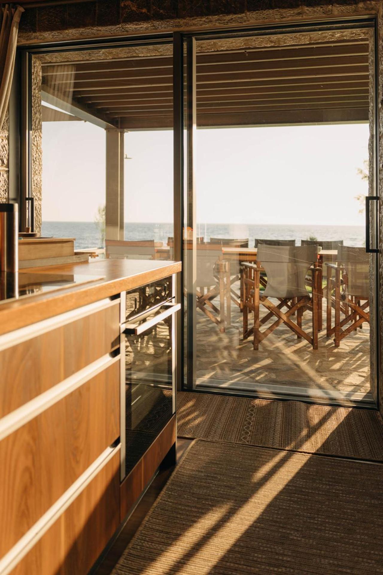 Real Life Homes Luxurious Seafront Villas Each With Their Own Private Pools Korakokhórion المظهر الخارجي الصورة